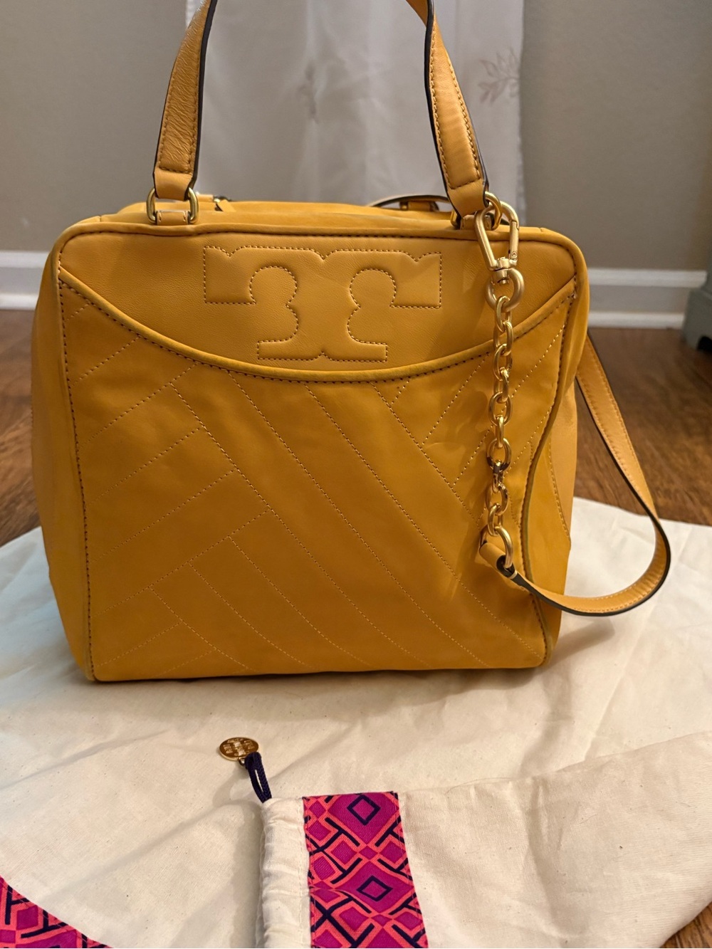 Authentic Tory Burch Quilted Bowler Satchel Crossbody – Butter Yellow Leather